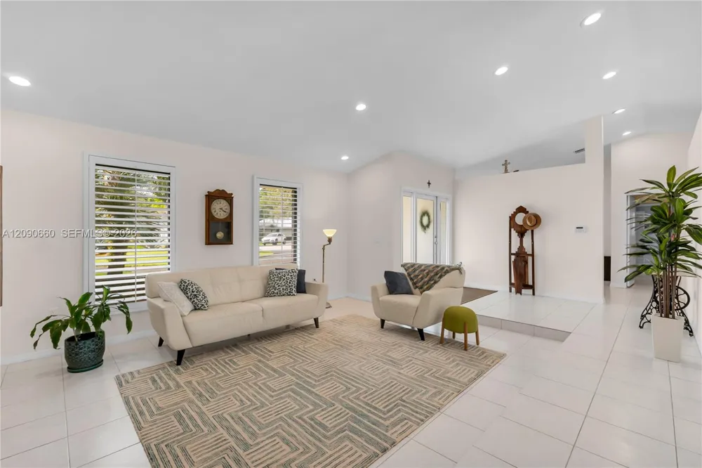 7915 SW 155th St Palmetto Bay, FL 33157