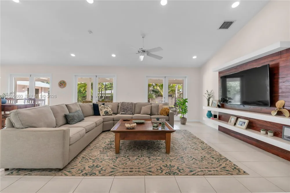 7915 SW 155th St Palmetto Bay, FL 33157