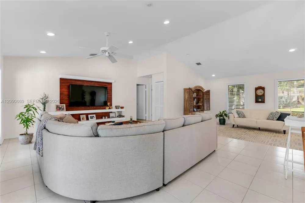 7915 SW 155th St Palmetto Bay, FL 33157