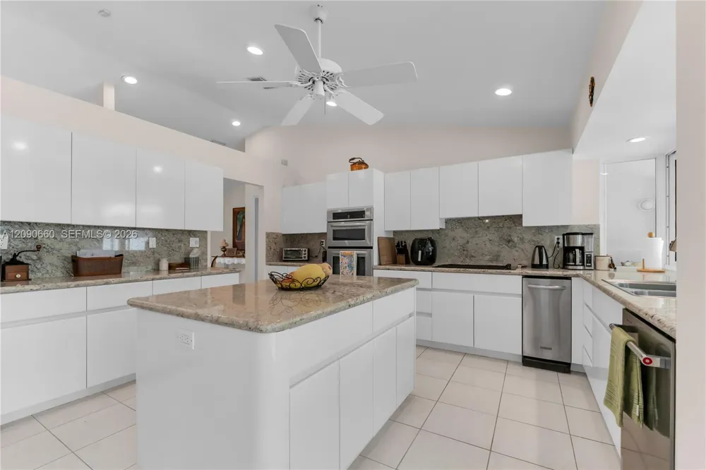 7915 SW 155th St Palmetto Bay, FL 33157