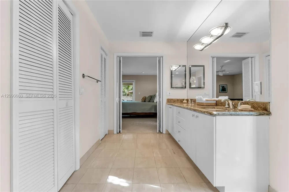 7915 SW 155th St Palmetto Bay, FL 33157