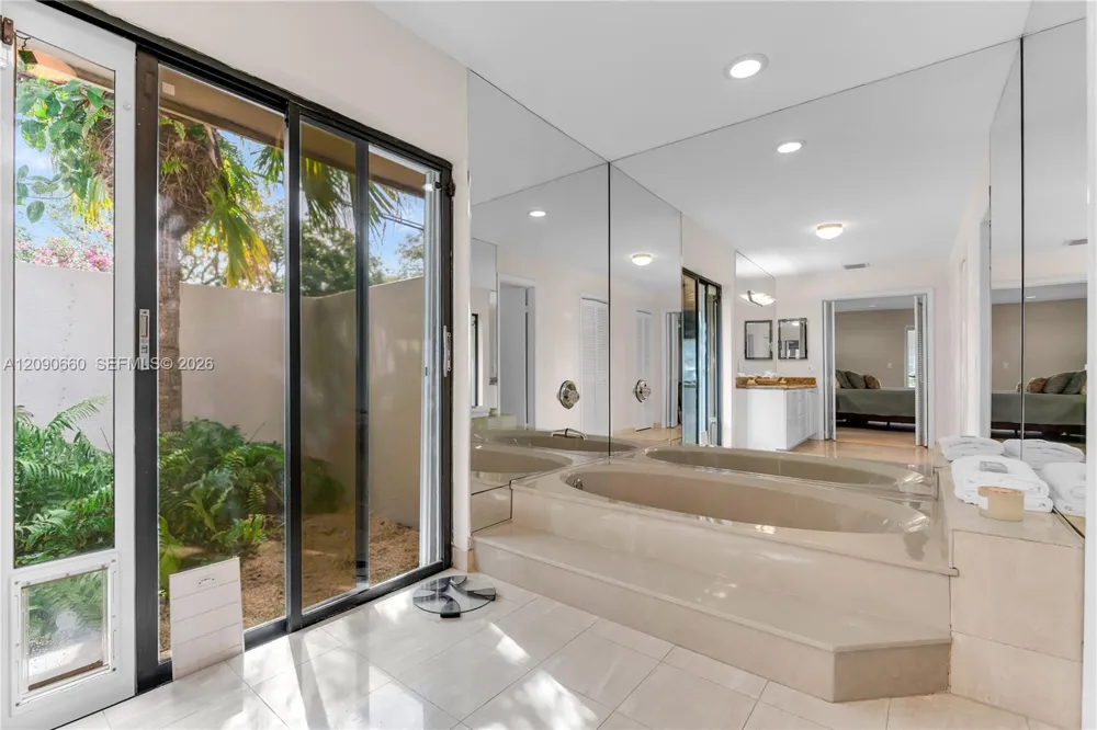 7915 SW 155th St Palmetto Bay, FL 33157