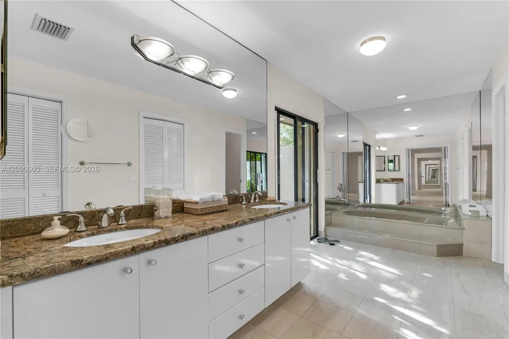 7915 SW 155th St Palmetto Bay, FL 33157