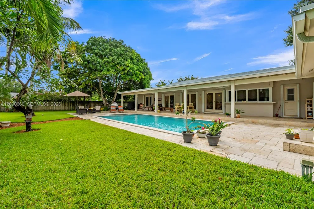 7915 SW 155th St Palmetto Bay, FL 33157
