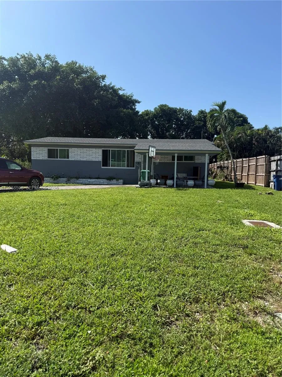 2540 NW 111th St Miami, FL 33167