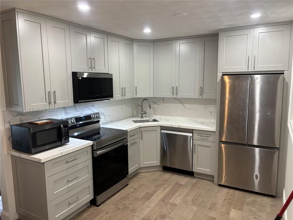 2540 NW 111th St Miami, FL 33167