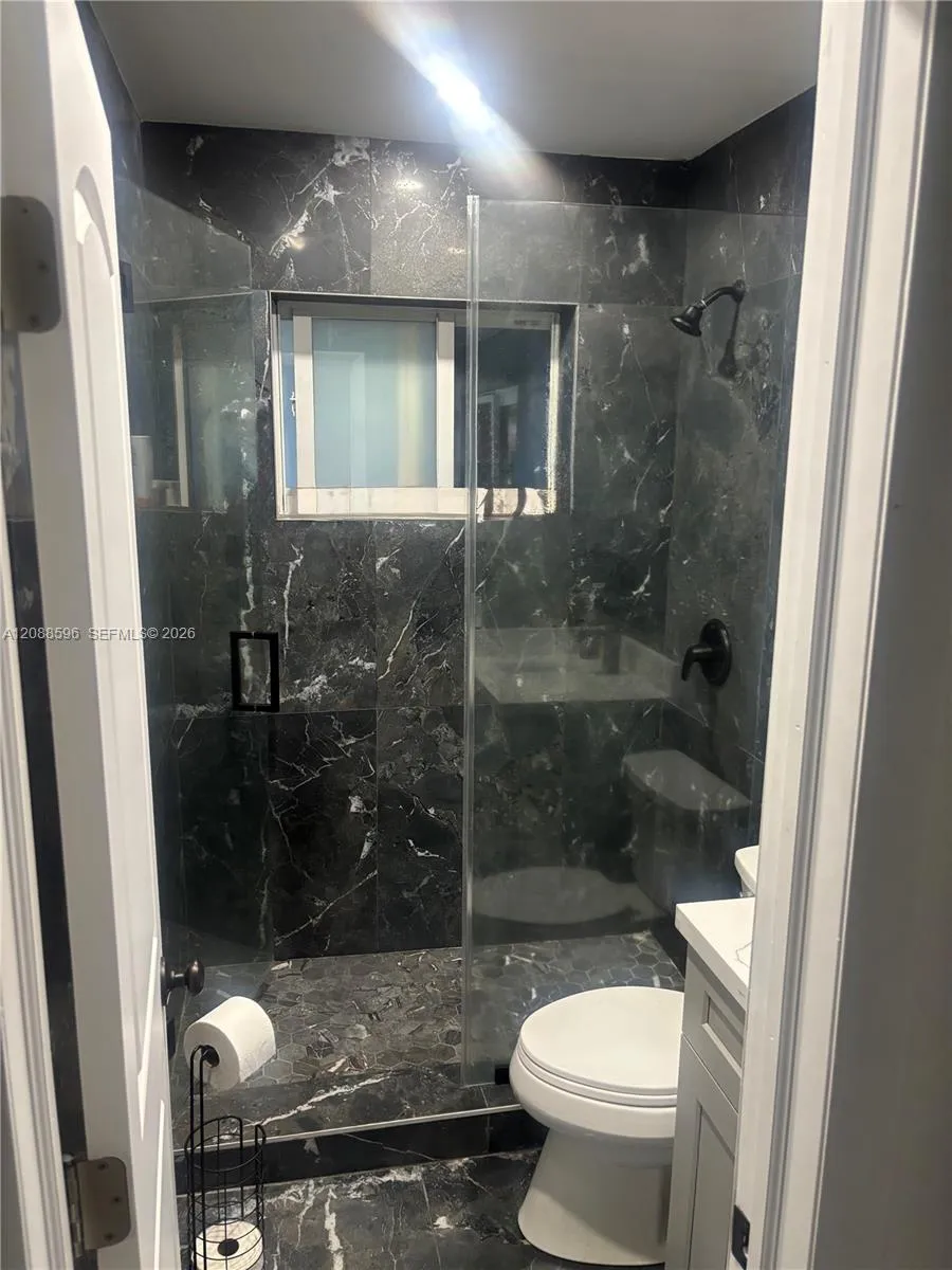 2540 NW 111th St Miami, FL 33167