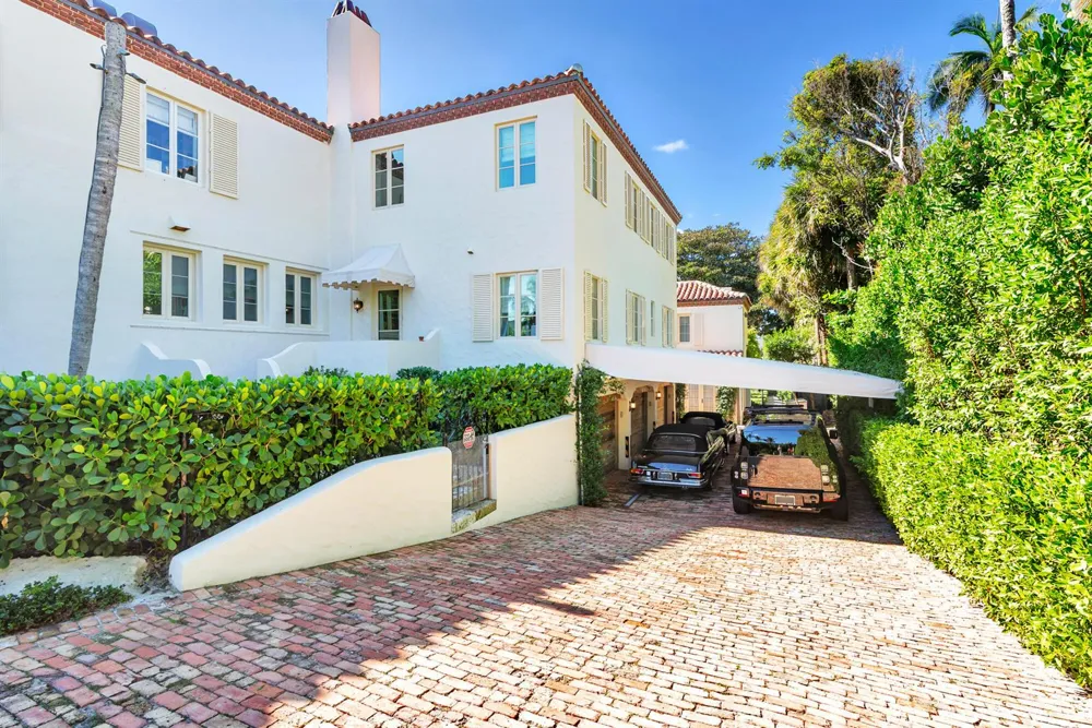 111 Via Del Lago Palm Beach, FL 33480