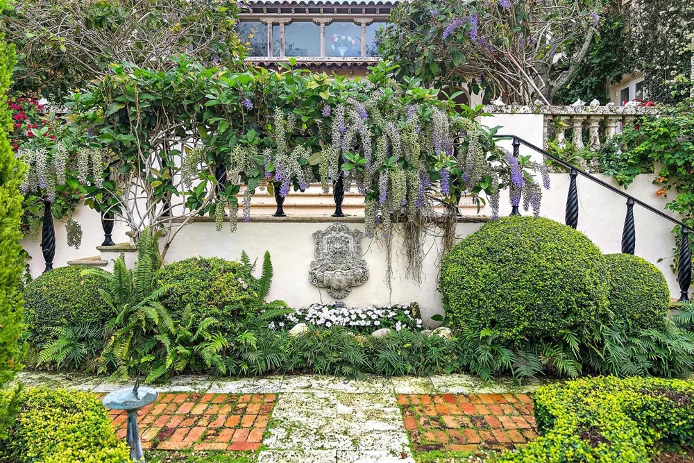 111 Via Del Lago Palm Beach, FL 33480
