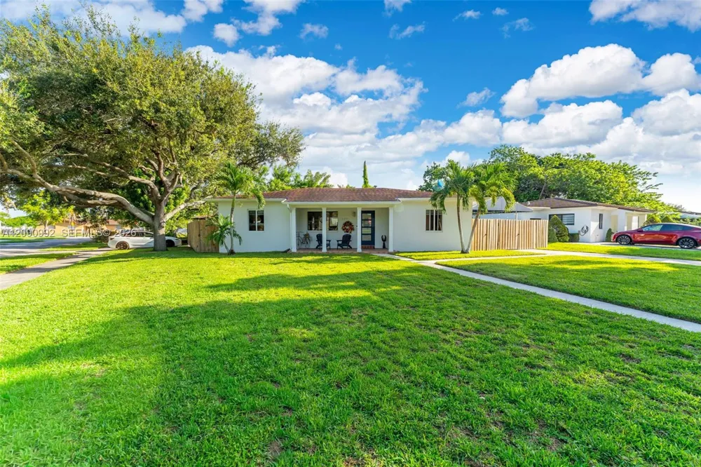 6891 SW 48th Ter Miami, FL 33155