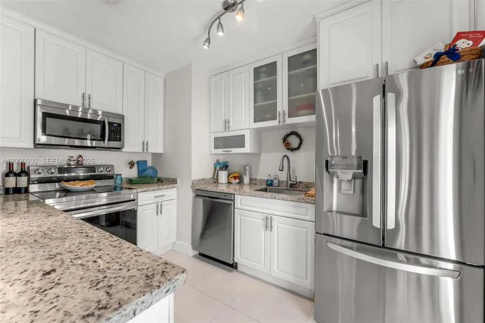 6891 SW 48th Ter Miami, FL 33155