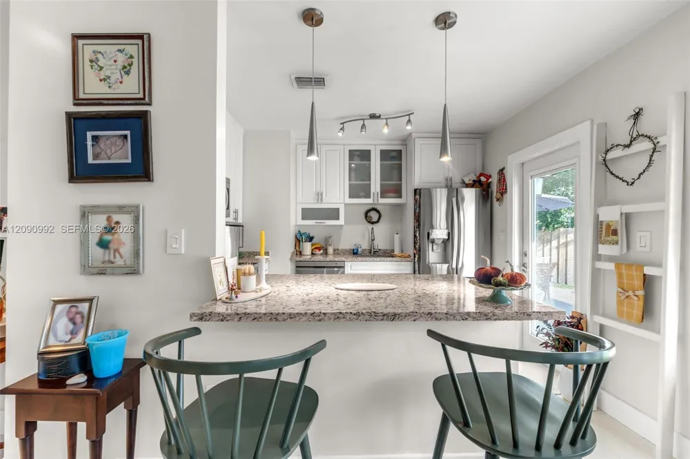 6891 SW 48th Ter Miami, FL 33155
