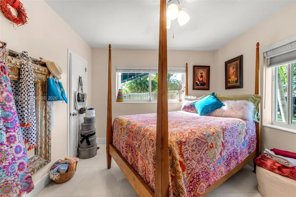 6891 SW 48th Ter Miami, FL 33155
