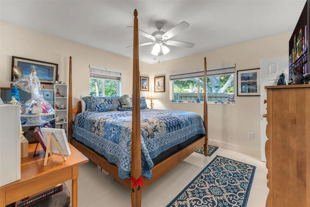 6891 SW 48th Ter Miami, FL 33155