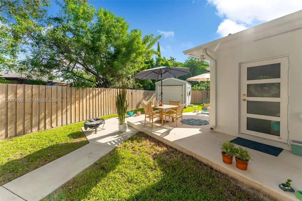 6891 SW 48th Ter Miami, FL 33155