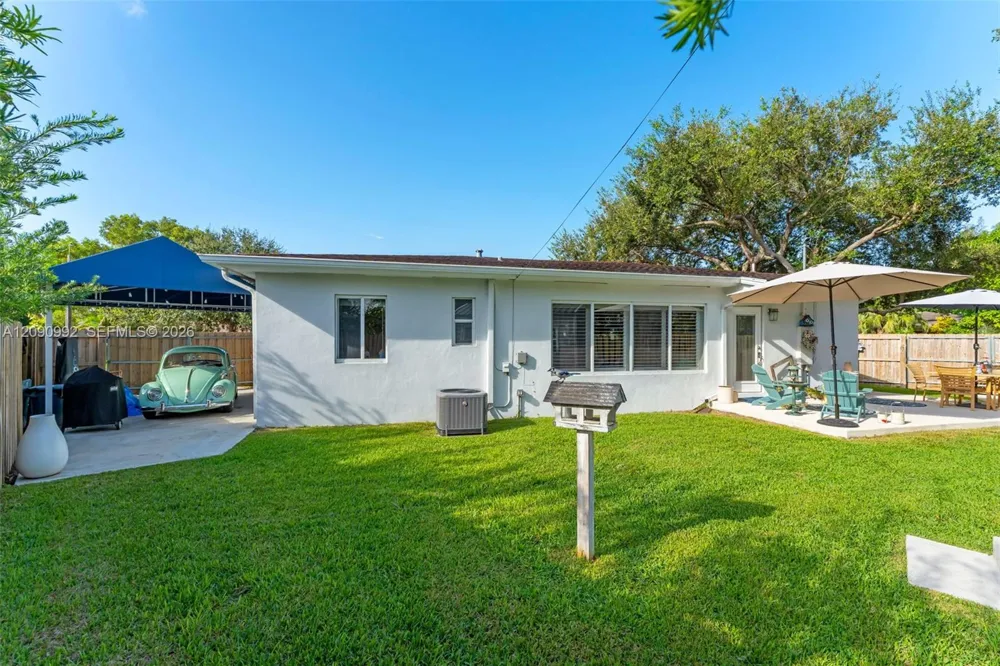 6891 SW 48th Ter Miami, FL 33155