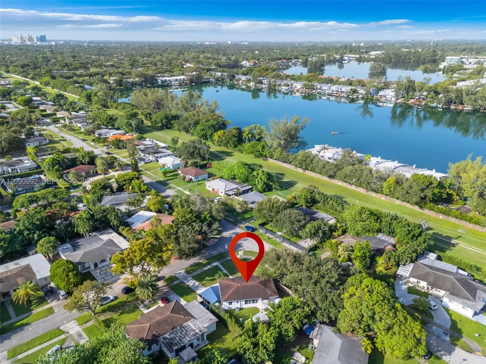 6891 SW 48th Ter Miami, FL 33155