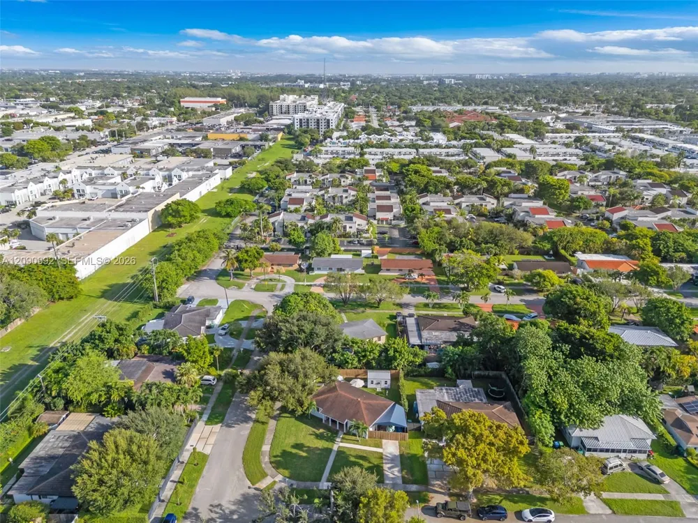 6891 SW 48th Ter Miami, FL 33155