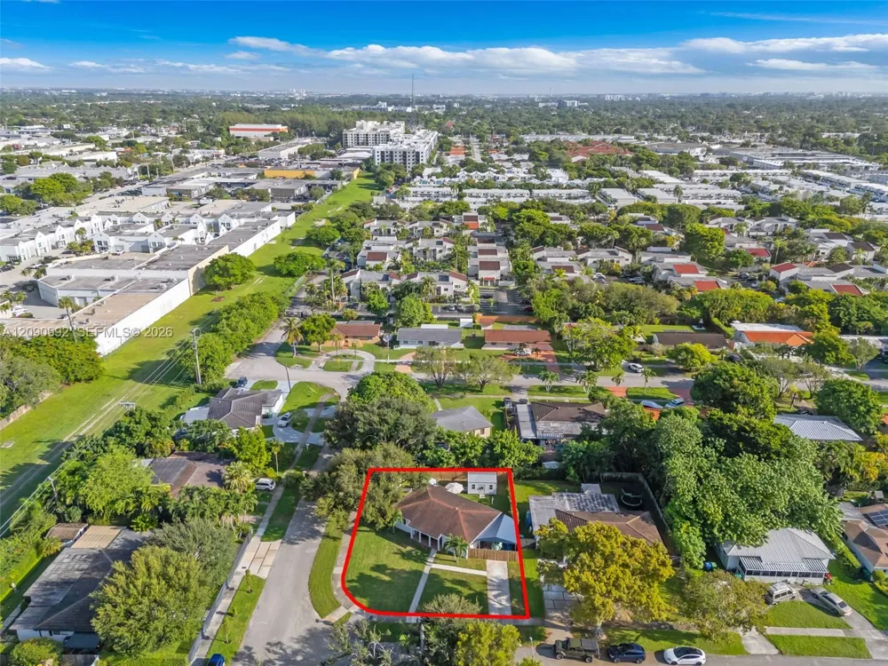 6891 SW 48th Ter Miami, FL 33155