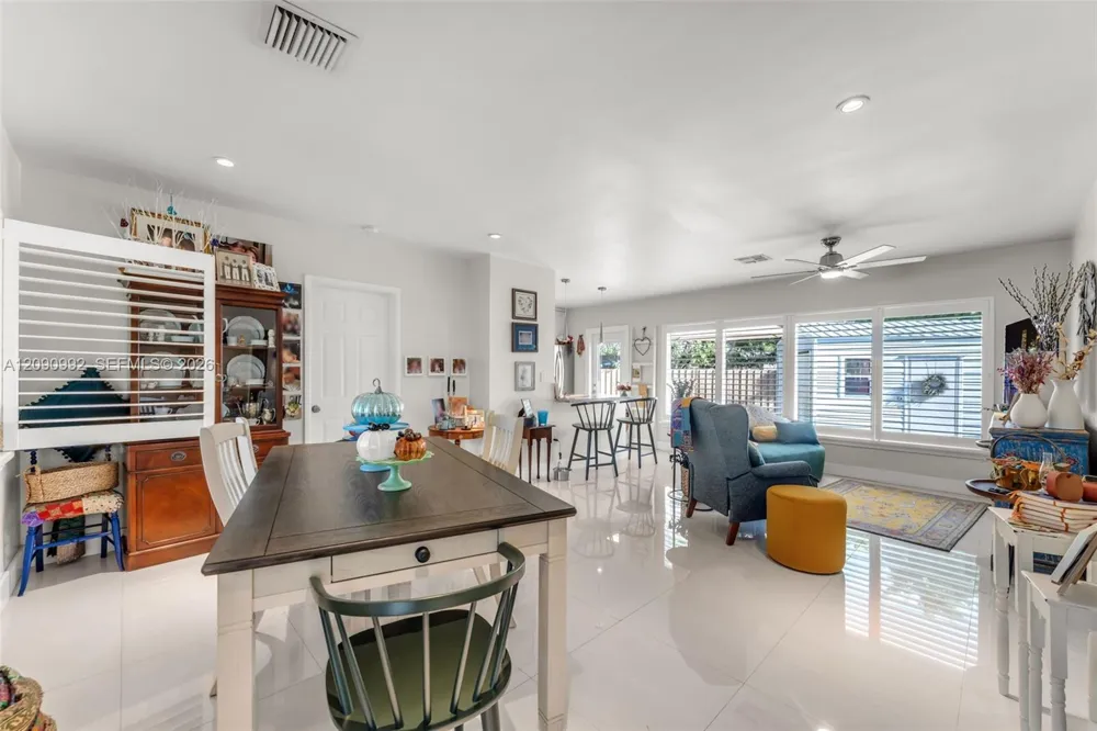 6891 SW 48th Ter Miami, FL 33155