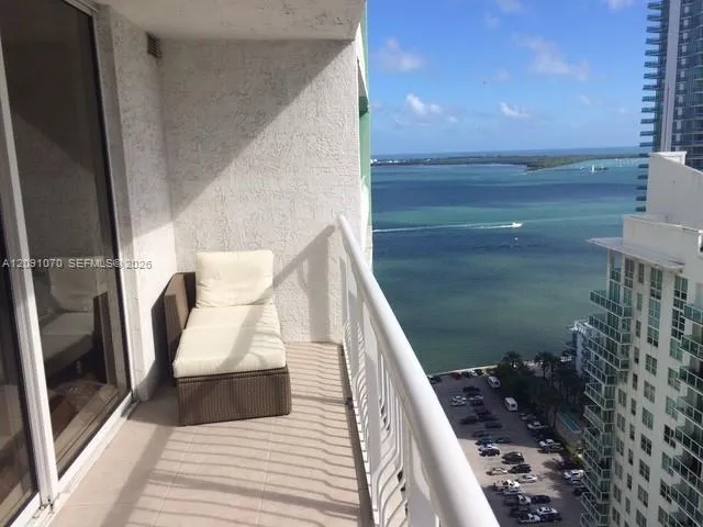 1200 Brickell Bay Dr #3121 Miami, FL 33131