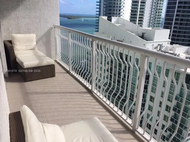 1200 Brickell Bay Dr #3121 Miami, FL 33131