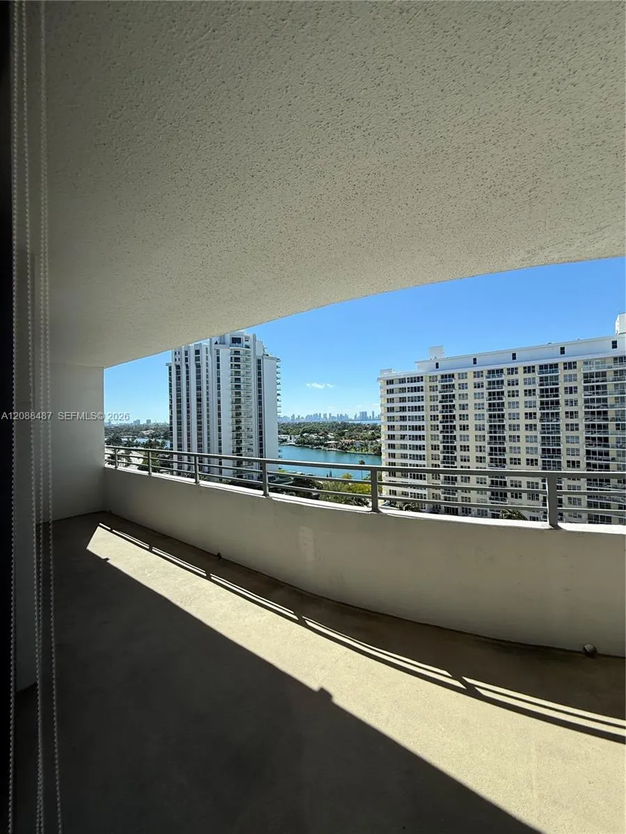 5555 Collins Ave #12Z Miami Beach, FL 33140