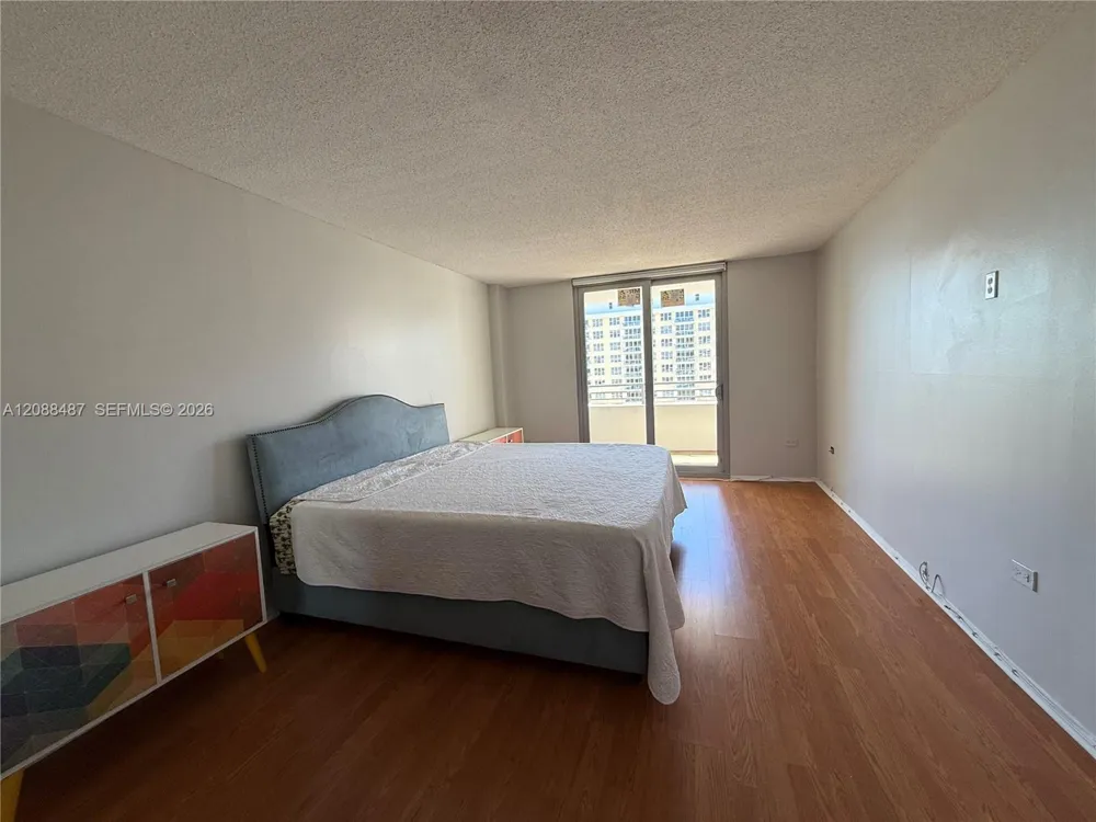 5555 Collins Ave #12Z Miami Beach, FL 33140