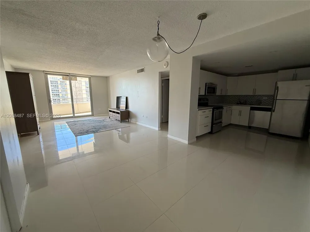 5555 Collins Ave #12Z Miami Beach, FL 33140