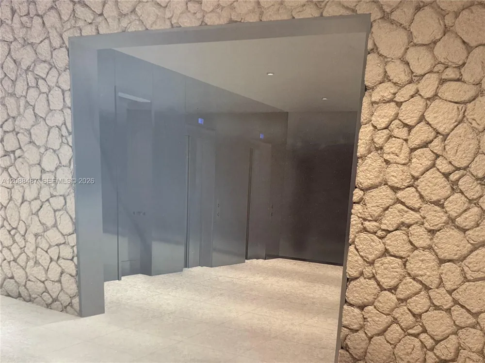 5555 Collins Ave #12Z Miami Beach, FL 33140