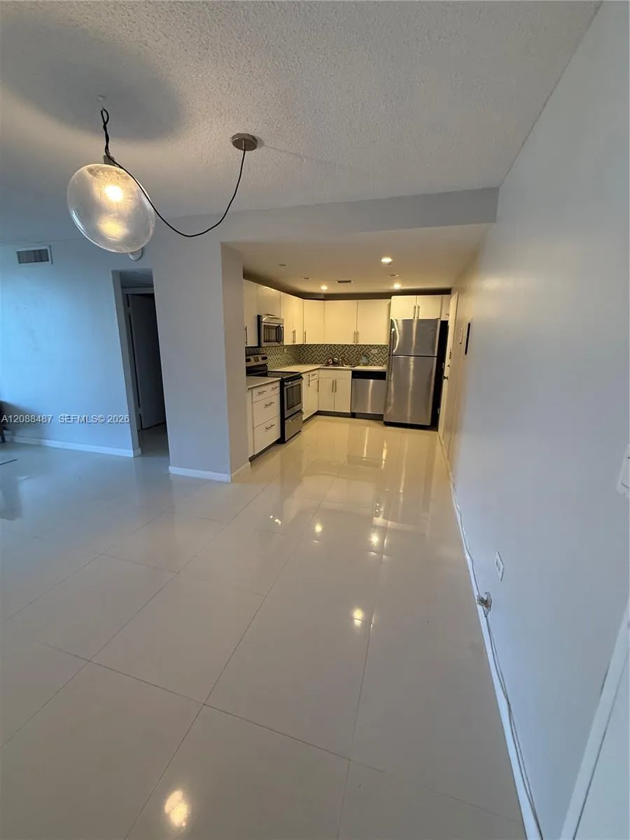 5555 Collins Ave #12Z Miami Beach, FL 33140