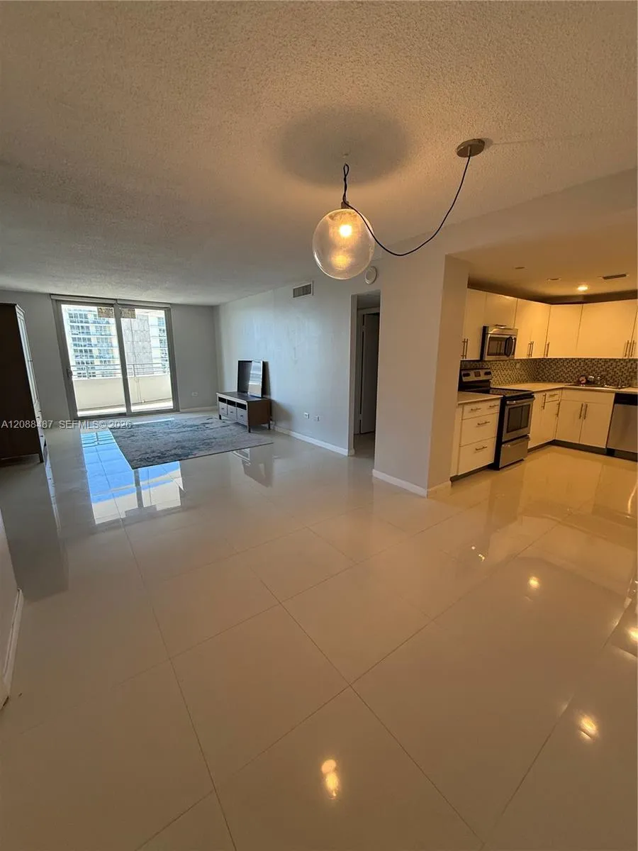 5555 Collins Ave #12Z Miami Beach, FL 33140