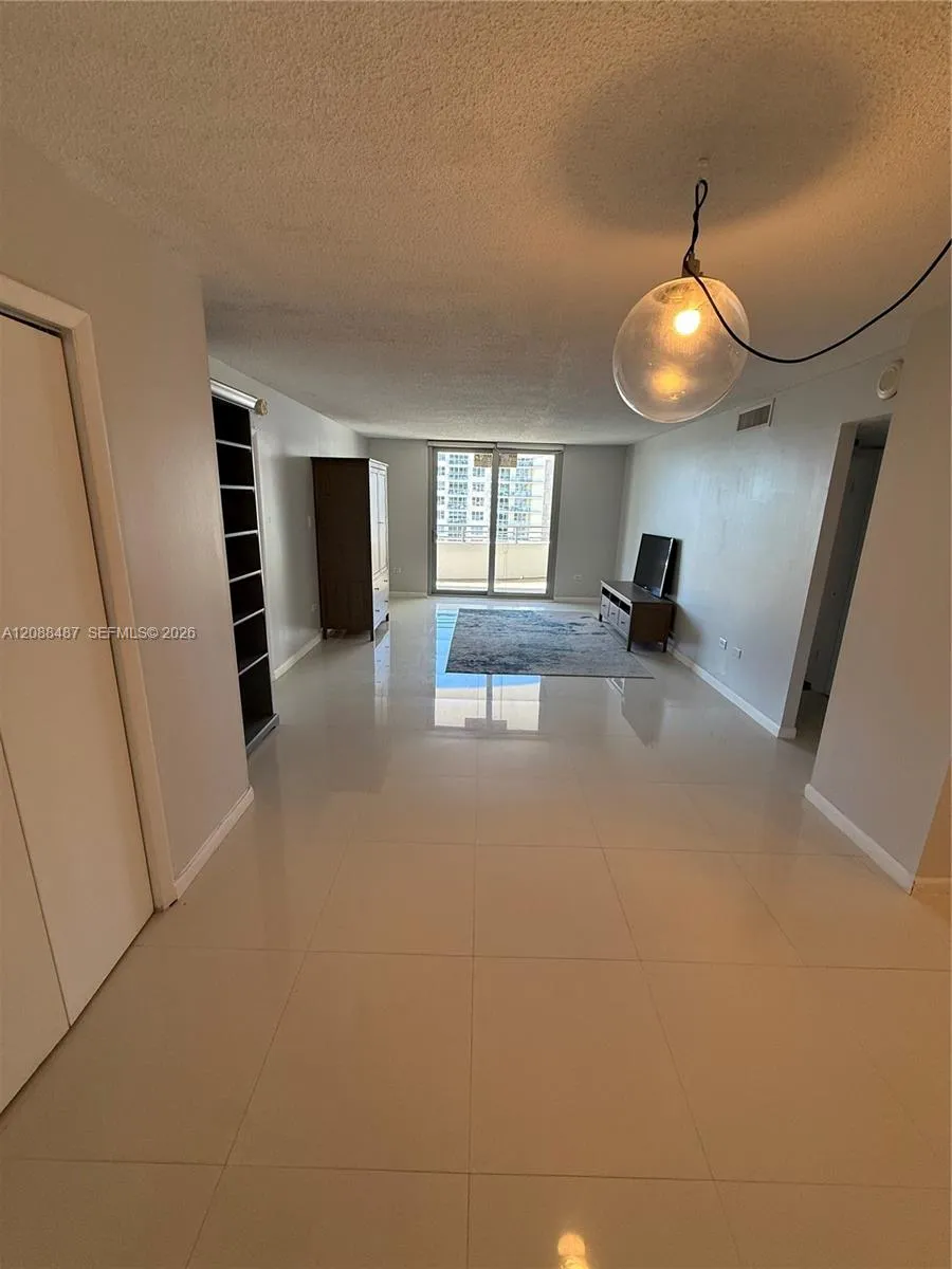 5555 Collins Ave #12Z Miami Beach, FL 33140