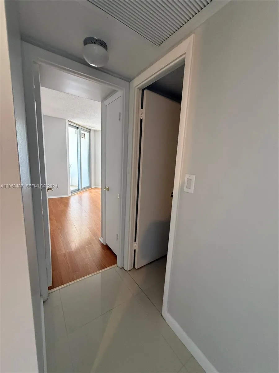 5555 Collins Ave #12Z Miami Beach, FL 33140