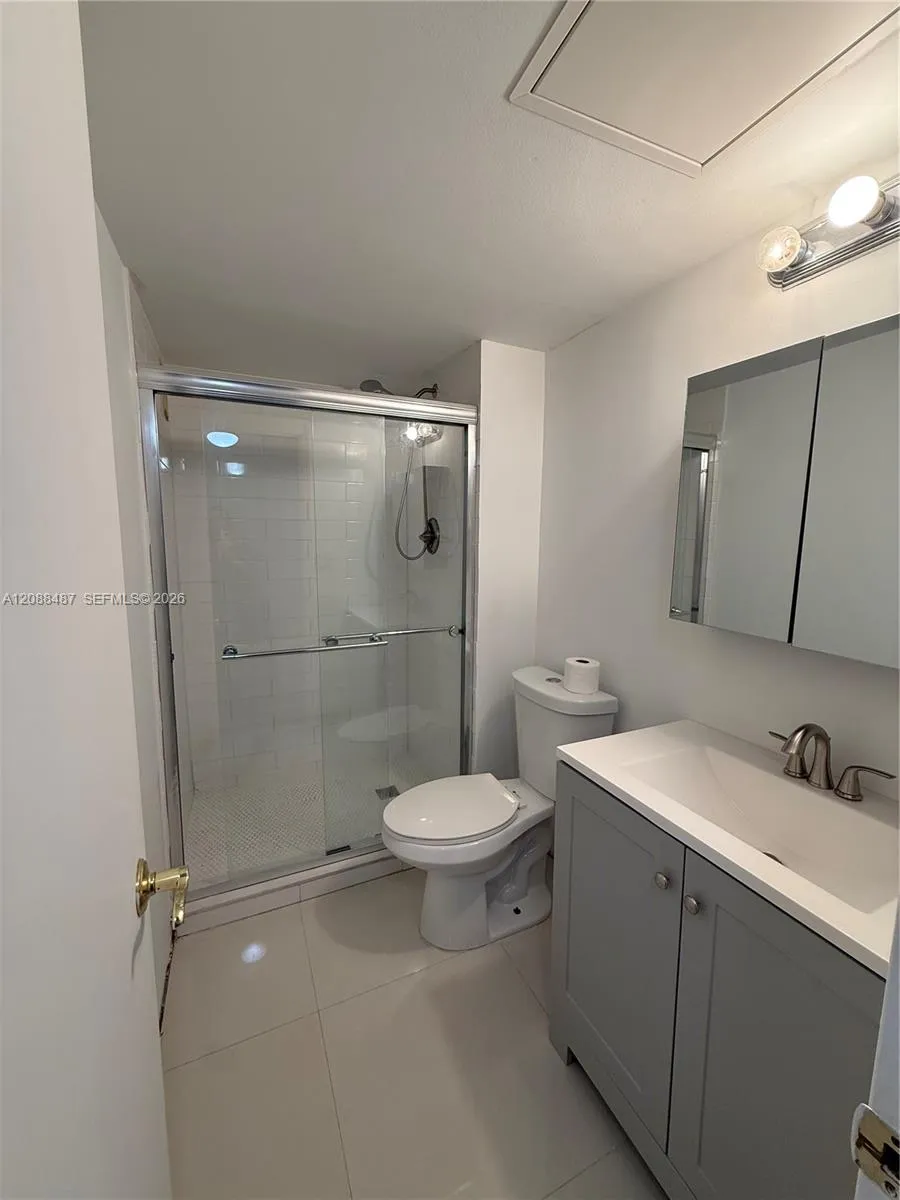5555 Collins Ave #12Z Miami Beach, FL 33140
