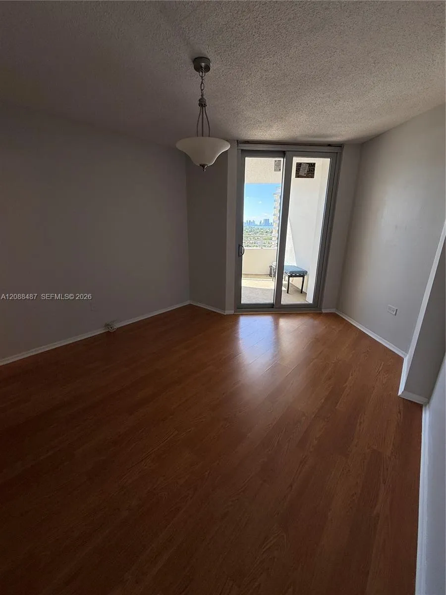 5555 Collins Ave #12Z Miami Beach, FL 33140