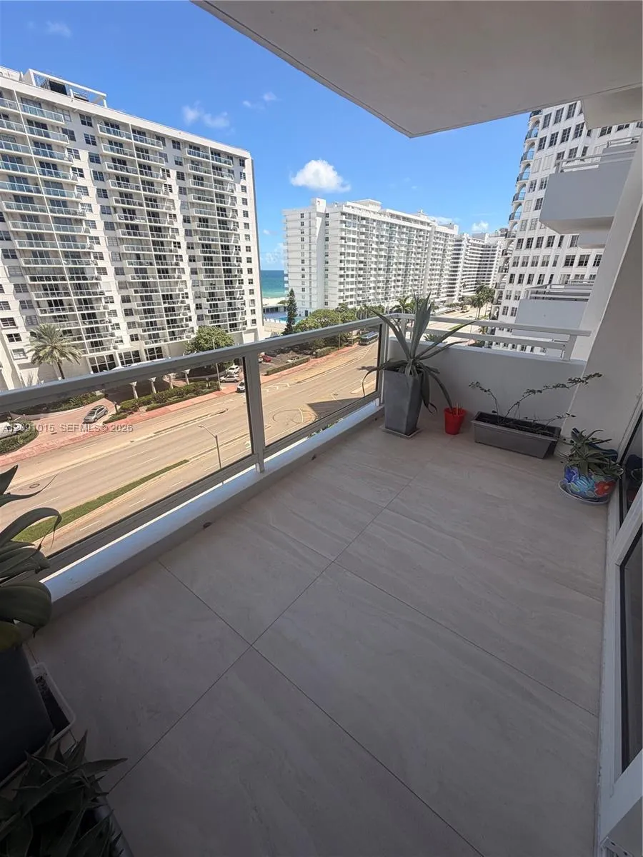 5700 Collins Ave #9B Miami Beach, FL 33140
