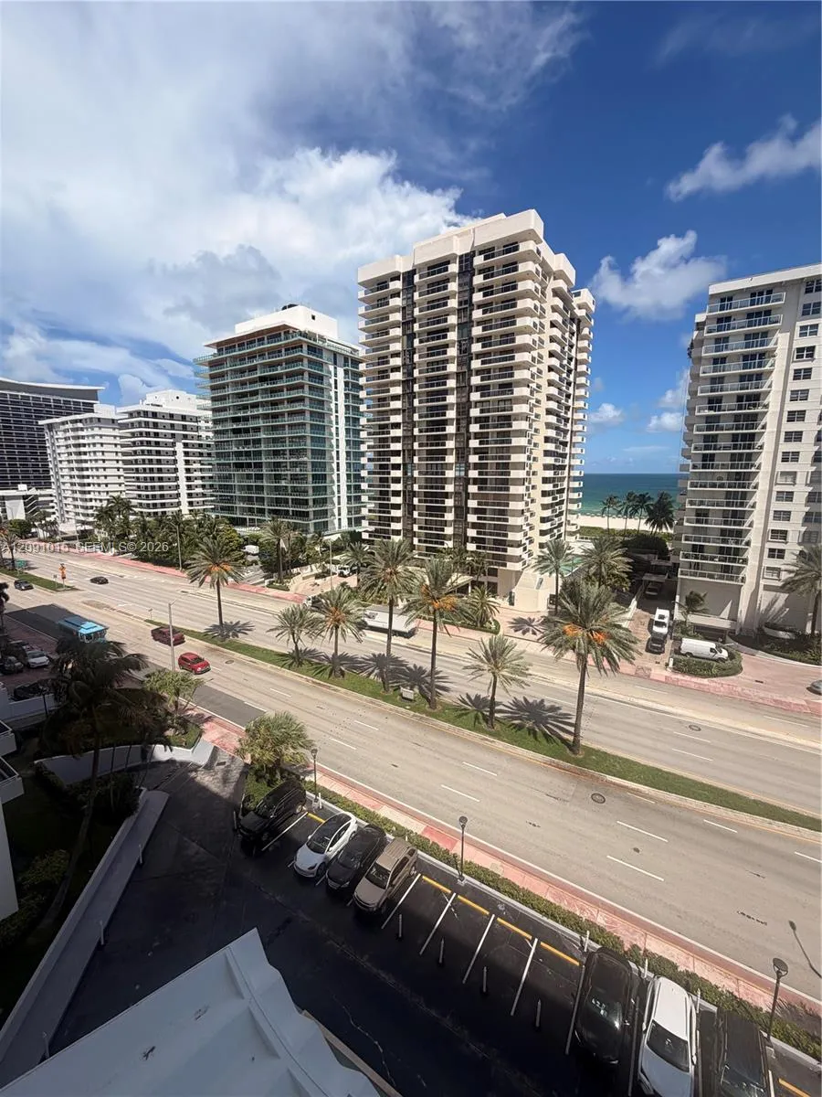 5700 Collins Ave #9B Miami Beach, FL 33140
