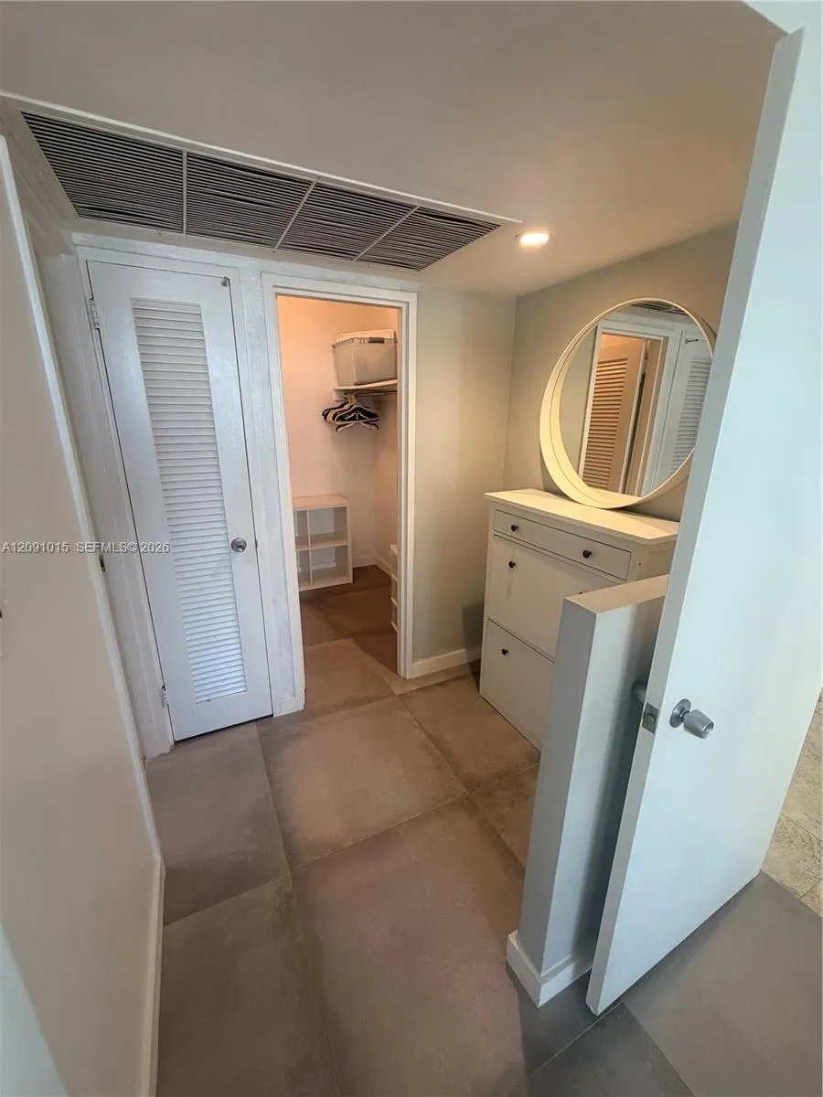 5700 Collins Ave #9B Miami Beach, FL 33140