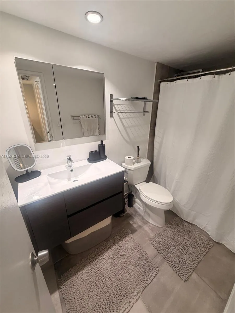 5700 Collins Ave #9B Miami Beach, FL 33140