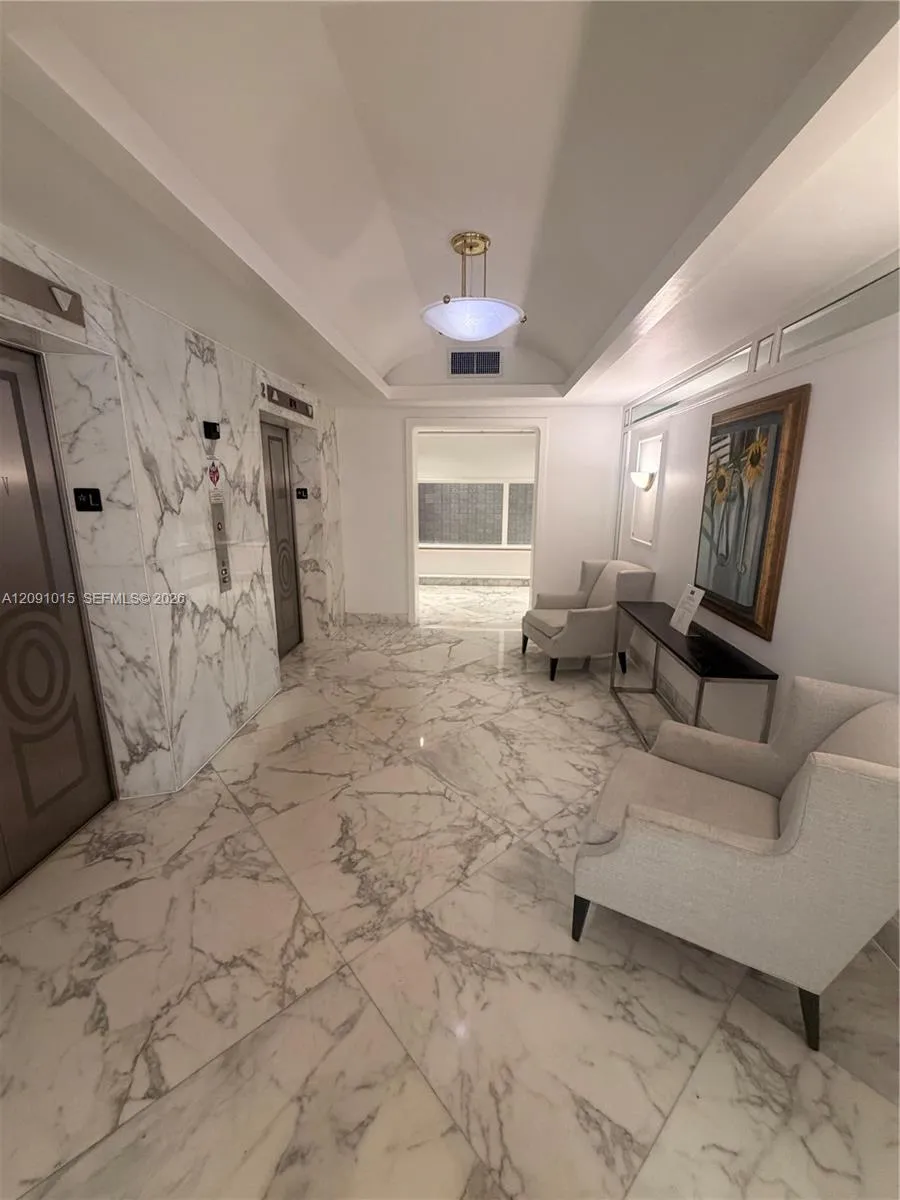 5700 Collins Ave #9B Miami Beach, FL 33140