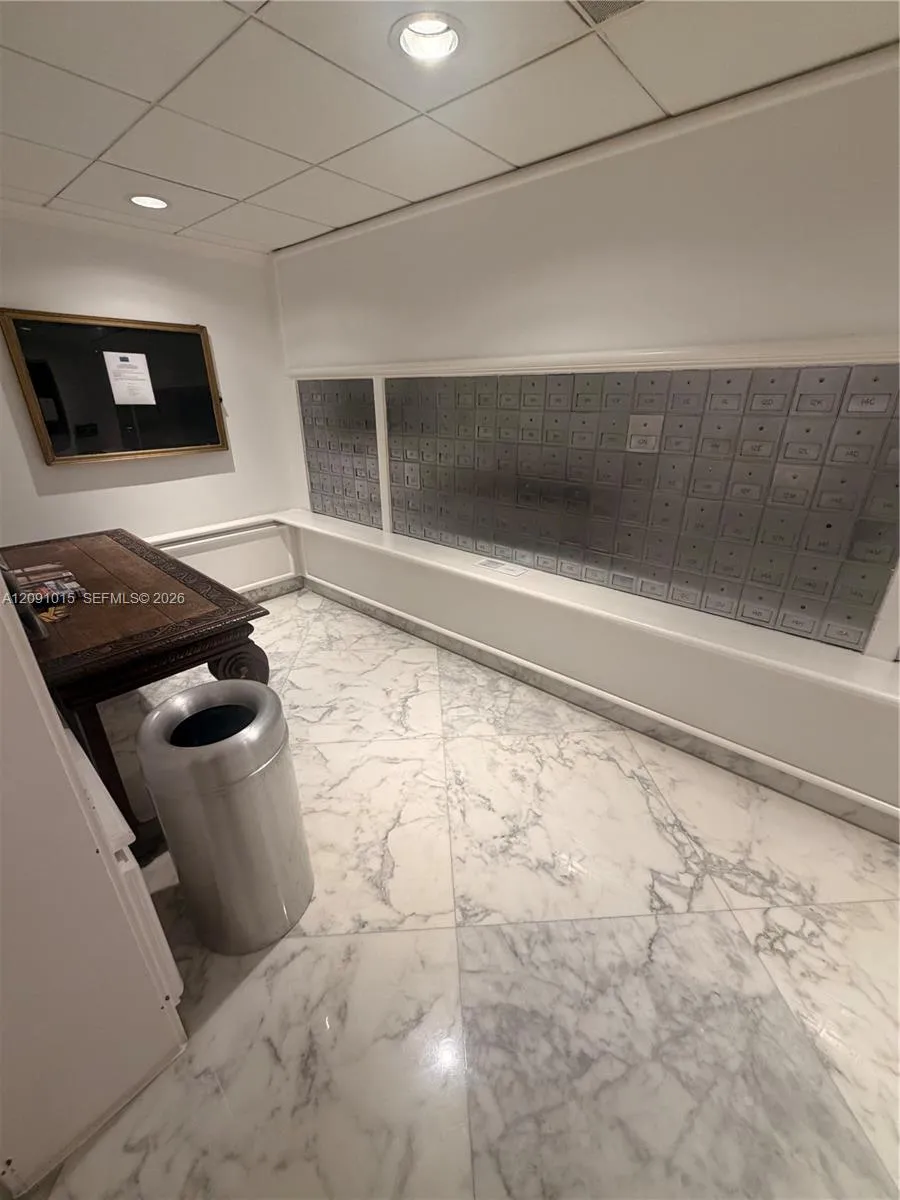 5700 Collins Ave #9B Miami Beach, FL 33140