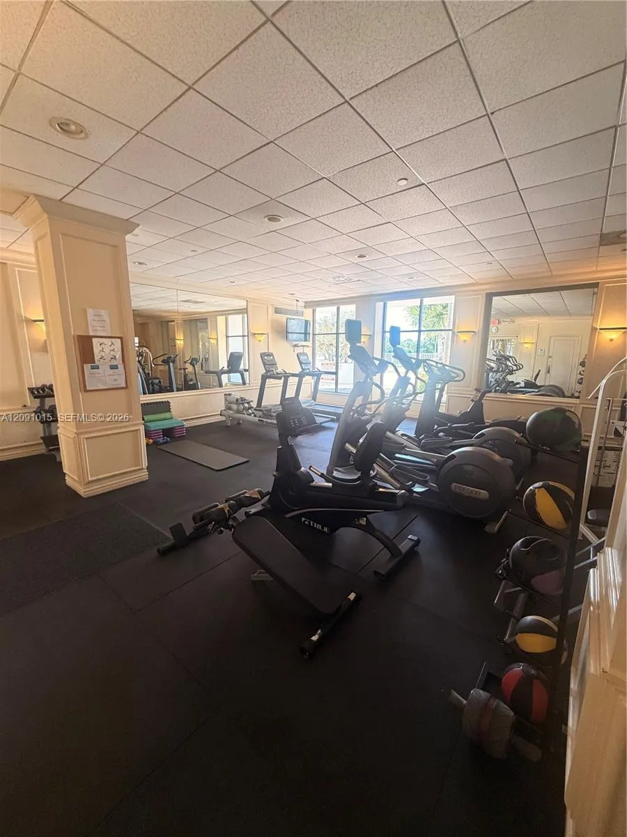 5700 Collins Ave #9B Miami Beach, FL 33140