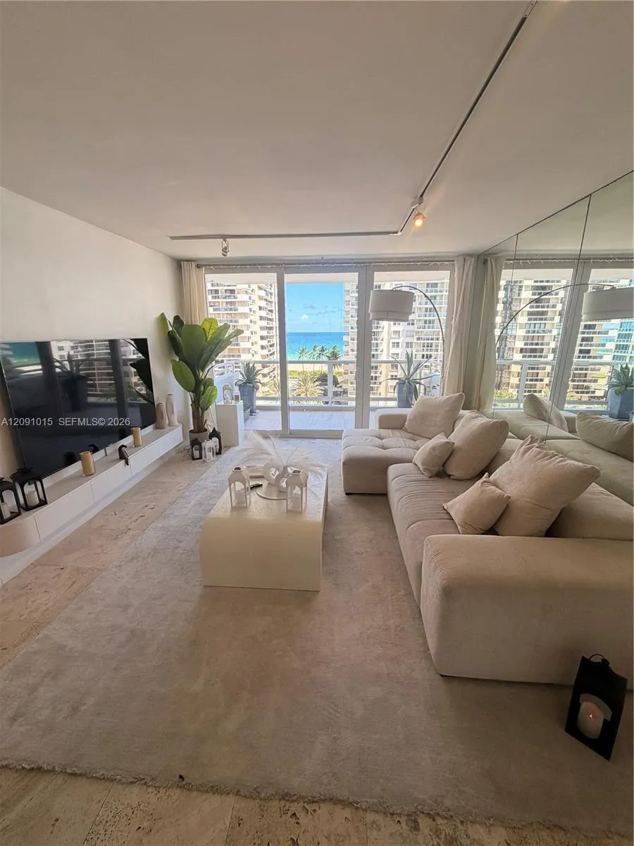 5700 Collins Ave #9B Miami Beach, FL 33140