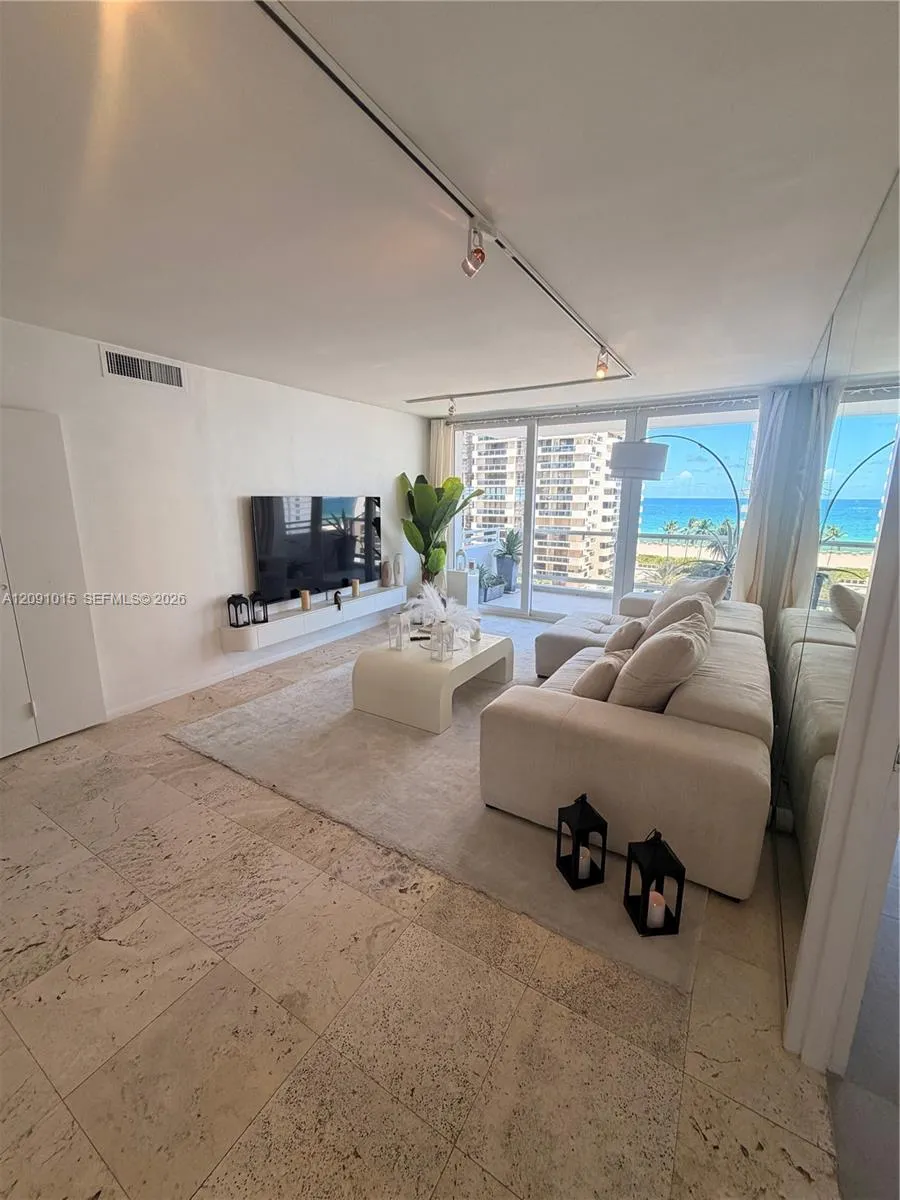 5700 Collins Ave #9B Miami Beach, FL 33140