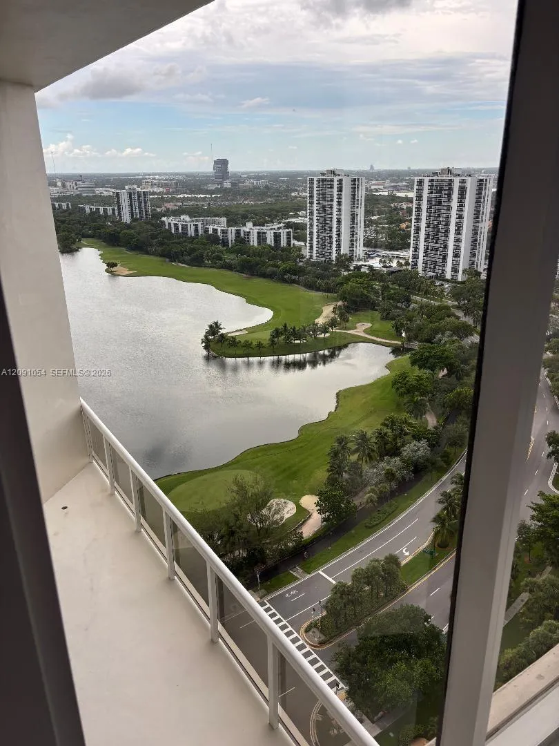 20185 E Country Club Dr #TS-7 Aventura, FL 33180