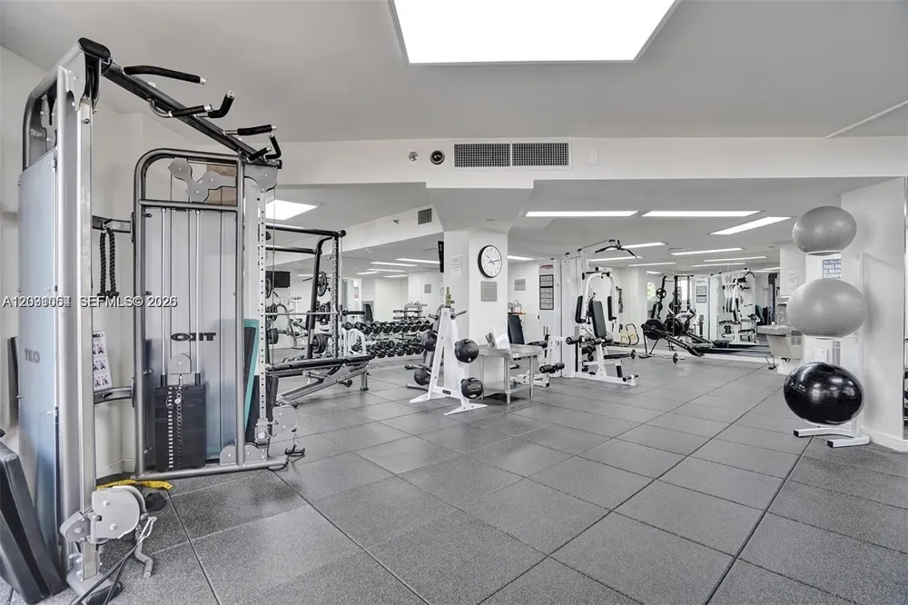 20185 E Country Club Dr #TS-7 Aventura, FL 33180