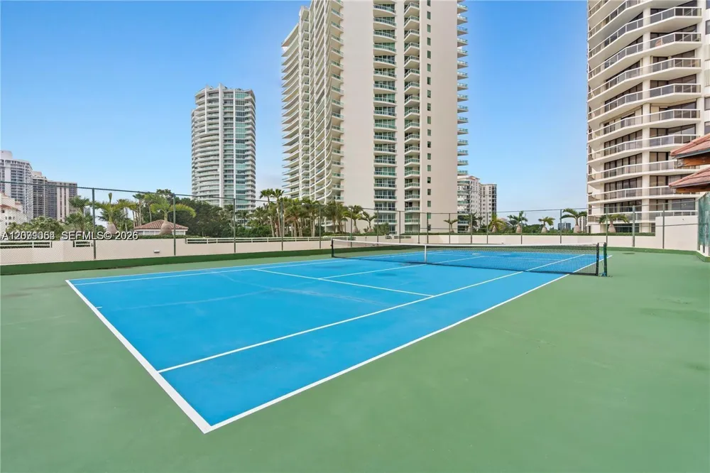 20185 E Country Club Dr #TS-7 Aventura, FL 33180