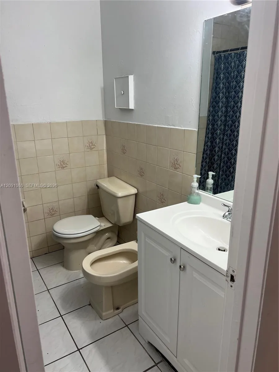 5366 W 26th Ave #121 Hialeah, FL 33016