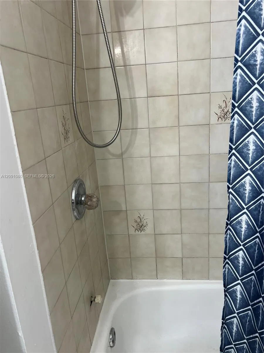 5366 W 26th Ave #121 Hialeah, FL 33016